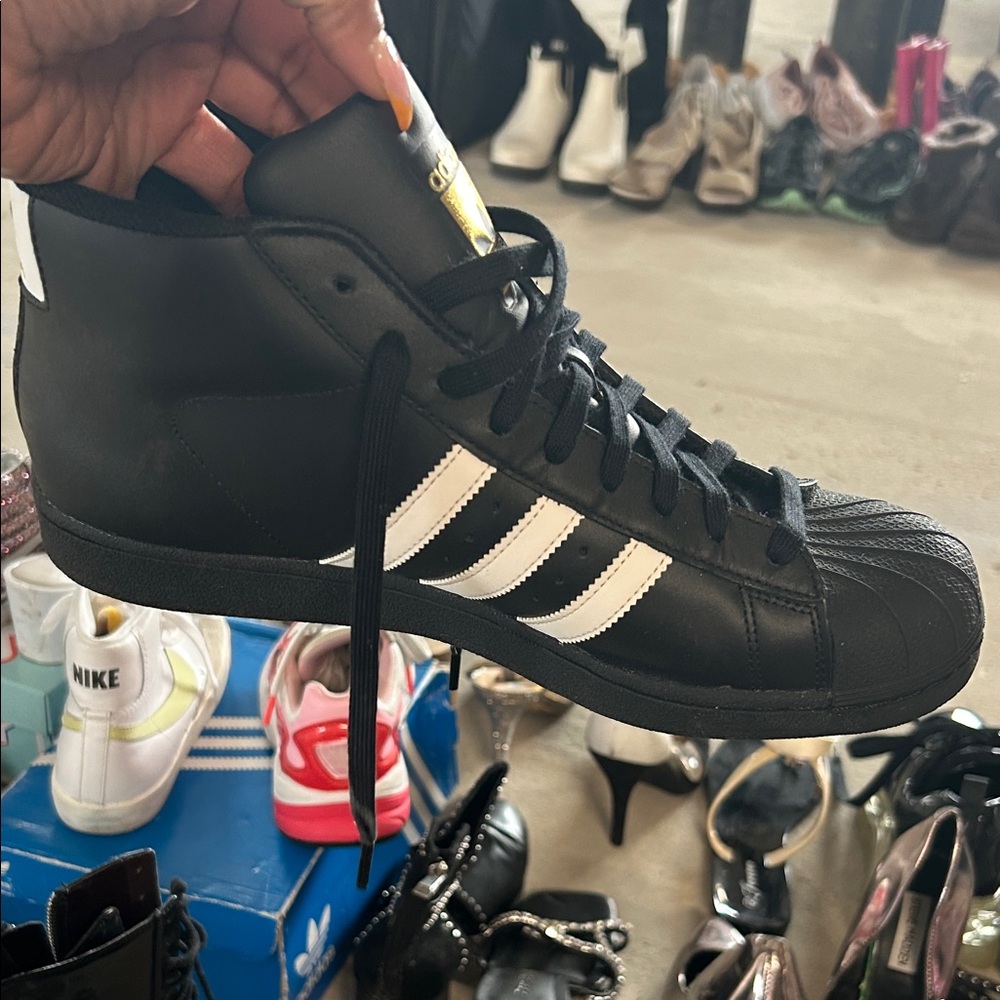 Adidas Men's Black and White Sneakers